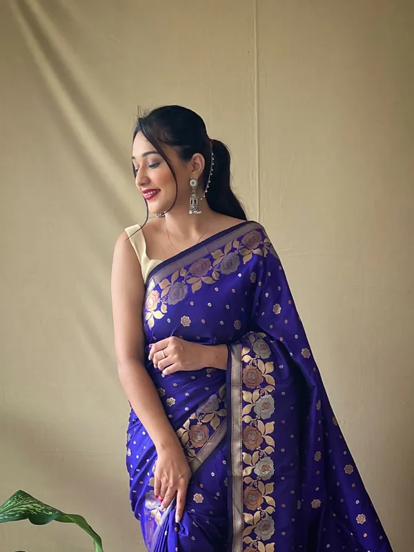 Navy_Blue_Soft_Banarasi_Silk_Saree_With_Golden_Zari_Weaving_Work_With_Blouse_Piece_Attached